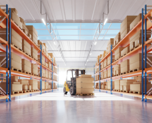 almacén de productos esenciales
