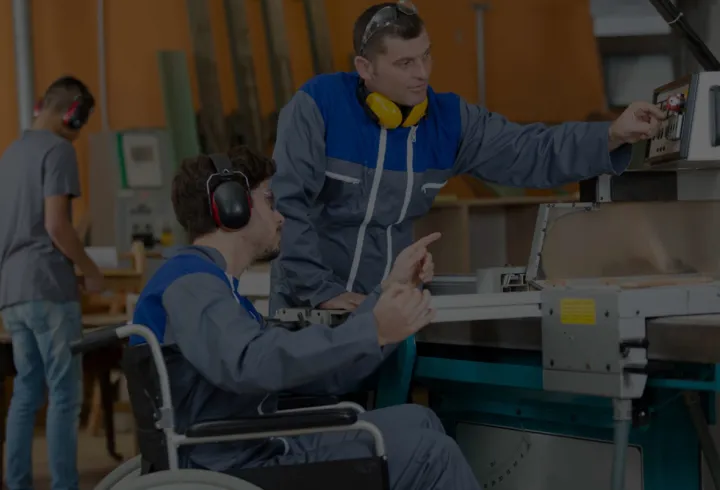 Trabajadores de SIFU en su puesto de trabajo